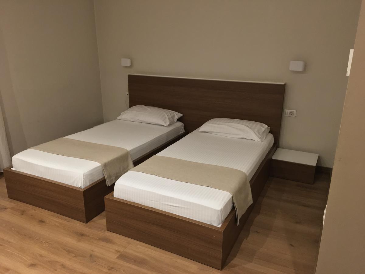 Soleo Hotel Τίρανα Εξωτερικό φωτογραφία